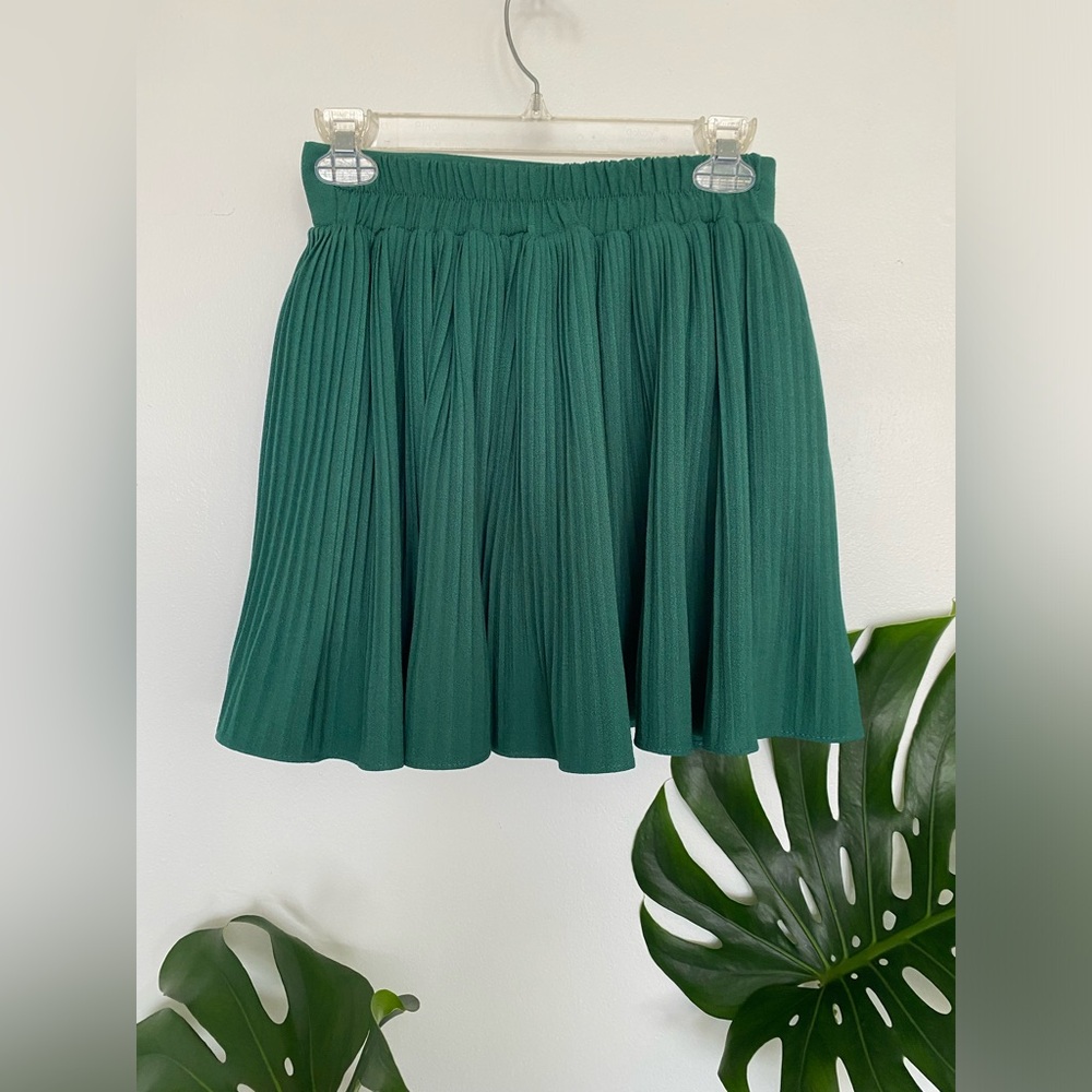 Quzu Green Pleated Women's Skort | small - Picture 8 of 8